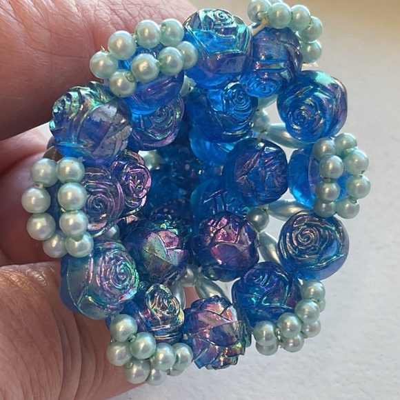 Vintage handmade beaded bells various colors 2” tall - Picture 3 of 11